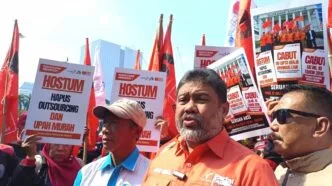 Tolak upah minimum versi pemerintah, partai buruh ancam mogok nasional