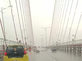 Angin Kencang dan Hujan Lebat Rusak Infrastruktur Jembatan Suramadu dan Dermaga Pantai Rindu