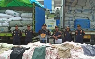 Bea Cukai Amankan 3 Kontainer Pakaian Impor Ilegal