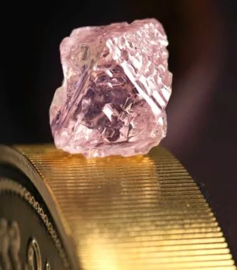 Langka dan Bernilai Tinggi, Berlian Pink 108 Karat Ditemukan di Afrika Selatan Berlian Pink Fancy Intense 108 Karat Ditemukan di Tambang Kao Lesotho