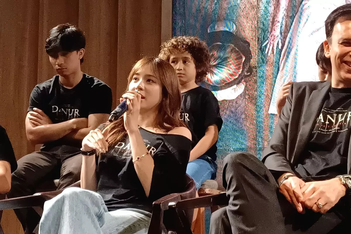 Zee Asadel Tampil Sebagai Riri di Danur: The Last Chapter, Ini Teaser Terbarunya! Danur The Last Chapter Zee Asadel Perankan Riri Dewasa, Prilly Latuconsina Kembali sebagai Risa
