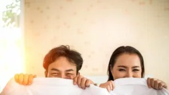 Durasi Seks Pria dan Tips Tetap Memuaskan Pasangan di Setiap Usia