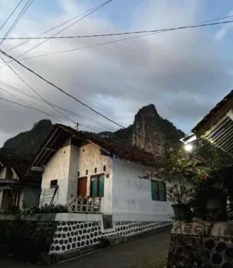 Gunung Lawe Banjarnegara: Batuan Raksasa Mirip Gunung Api Purba Jogja yang Jarang Dikunjungi Gunung Lawe Banjarnegara, Alternatif Wisata Alam Mirip Gunung Purba Jogja