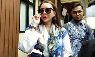 Aura Kasih Hadiri Pengadilan Agama Jakarta Selatan untuk Urus Perwalian Anak Hak Asuh Anak, Aura Kasih Urus Penetapan Perwalian di Jakarta Selatan