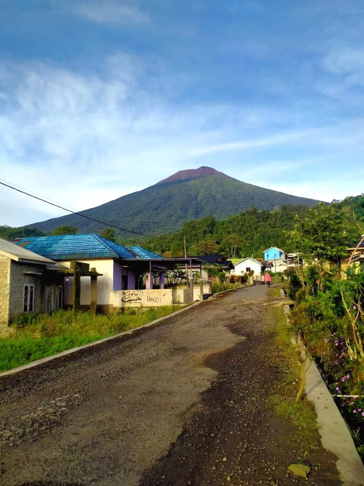 Dua Pendaki Gunung Slamet Hilang di Jalur Clekatakan, Satu Ditemukan Selamat di Pos 5 Hilang di Gunung Slamet Jalur Clekatakan, Satu Pendaki Ditemukan Selamat