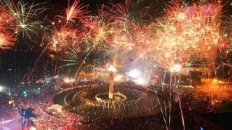Pemprov DKI Akan Terbitkan SE Larangan Kembang Api Saat Tahun Baru 2026 demi Perayaan Lebih Khidmat Ilustrasi Kembang Api di Bundaran HI Jakarta