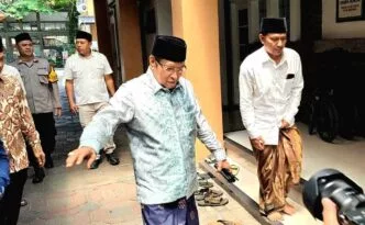 KH Said Aqil dalam silaturahmi dengan para kiai Tebuireng membahas polemik konsesi tambang.