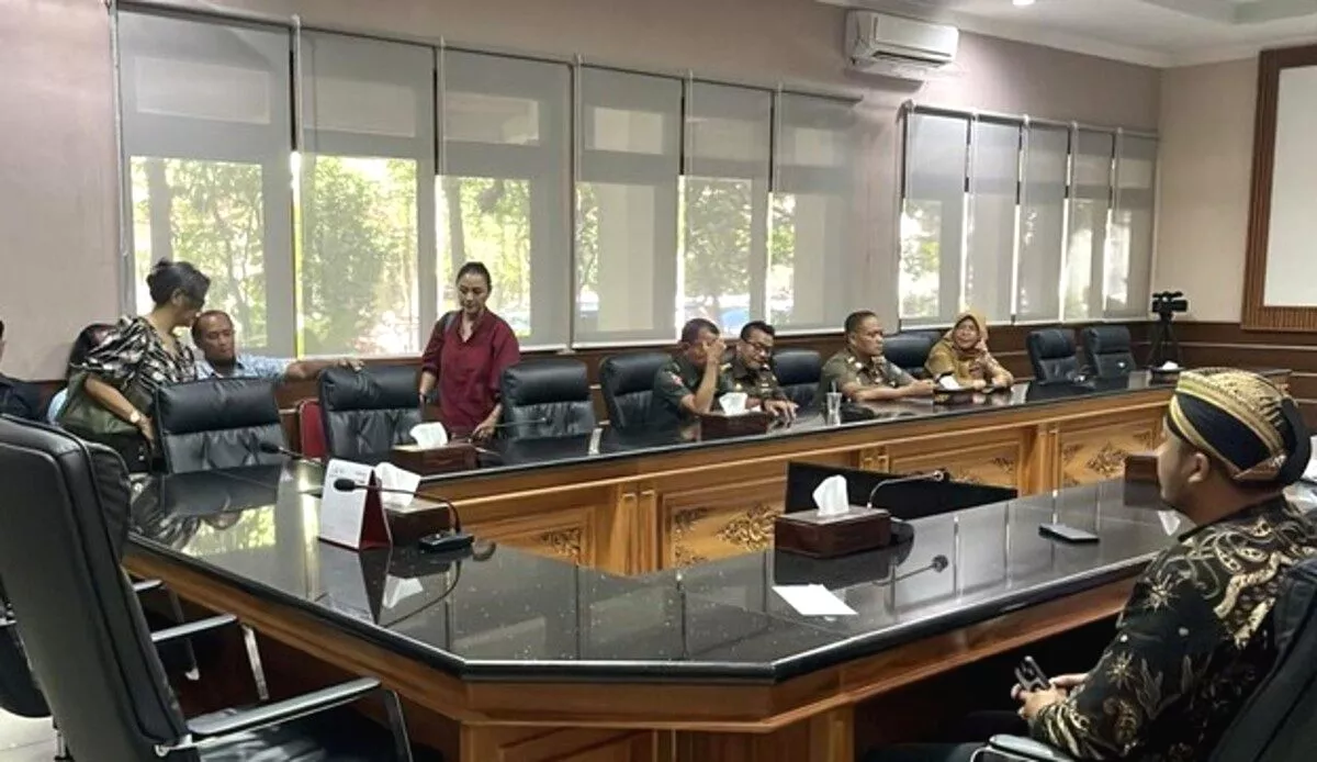 Pertemuan Bersejarah Dua Kubu Keraton Solo Digelar Tertutup di Balai Kota Keraton Solo Memasuki Babak Baru, Dua Kubu Raja PB XIV Gelar Dialog Perdana