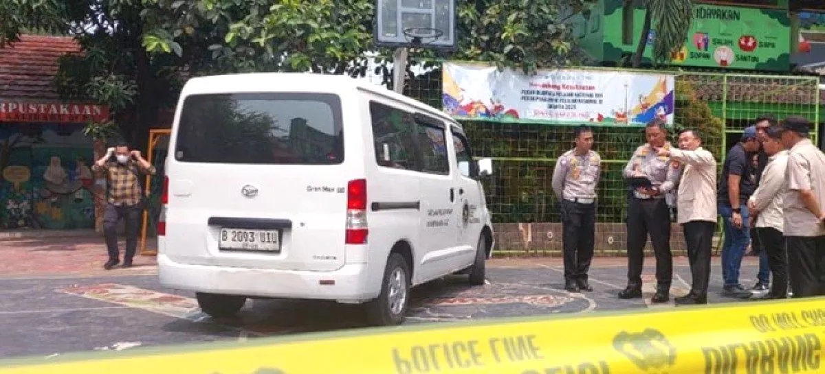 Mobil MBG Tabrak Gerbang SDN 01 Kalibaru Cilincing Jakarta Utara, 21 Siswa dan Guru Terluka Mobil MBG Tabrak Gerbang Sekolah