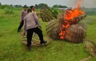 Polisi Musnahkan Arena Judi Sabung Ayam di Mojokerto Usai Terima Laporan Warga