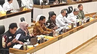Rapat Panas di DPR Usman Husin Kritik Keras dan Minta Menhut Raja Juli Lepas Jabatan