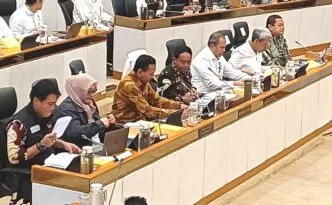 Rapat Panas di DPR Usman Husin Kritik Keras dan Minta Menhut Raja Juli Lepas Jabatan