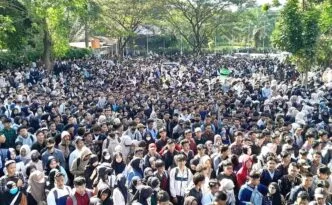Ribuan pencari kerja memadati ajang job fair