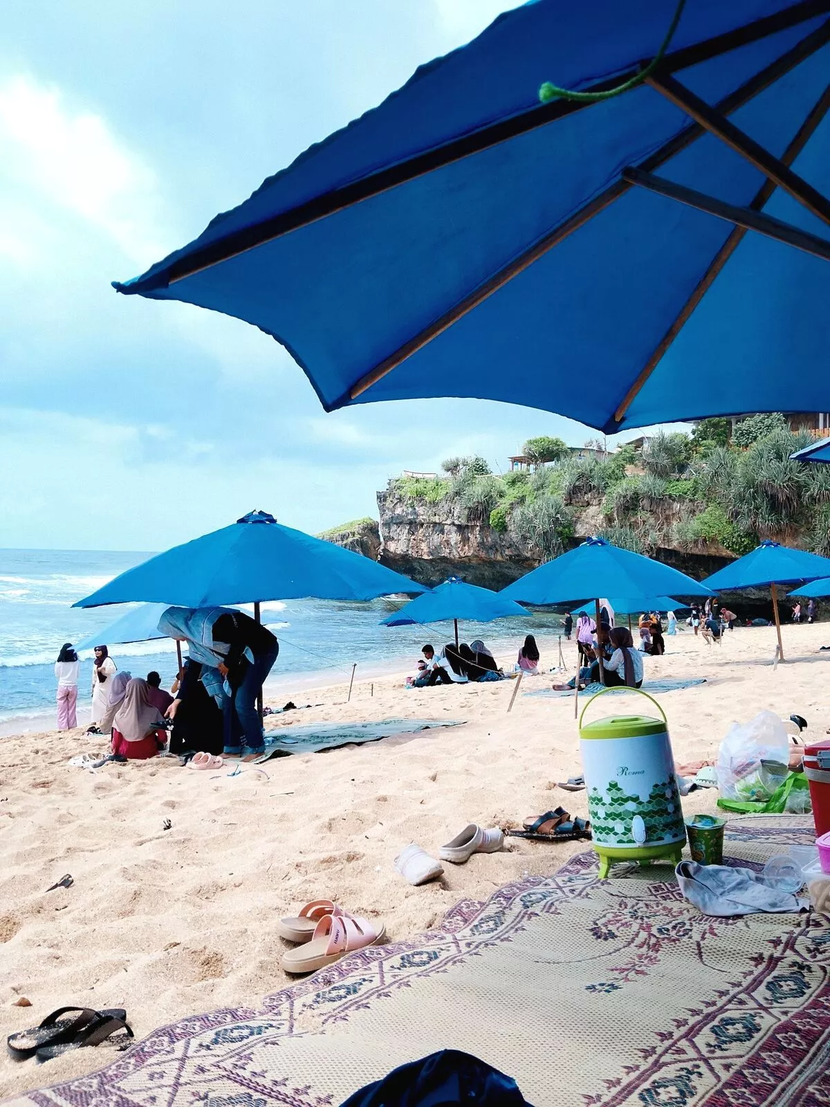 Viral Sewa Tikar Rp 50 Ribu di Pantai Drini Gunung Kidul, Pengelola Tegaskan Sudah Sesuai Kesepakatan Sewa Tikar Pantai Drini Rp 50 Ribu Jadi Sorotan, Pengelola Sebut Berlaku Saat Weekend