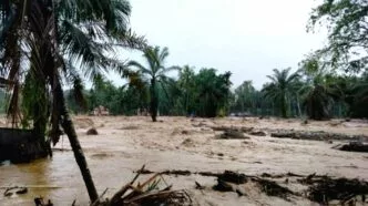 Sungai Batang Nanggang Meluap, Jembatan Darurat di Palembayan Hanyut Tersapu Arus Deras