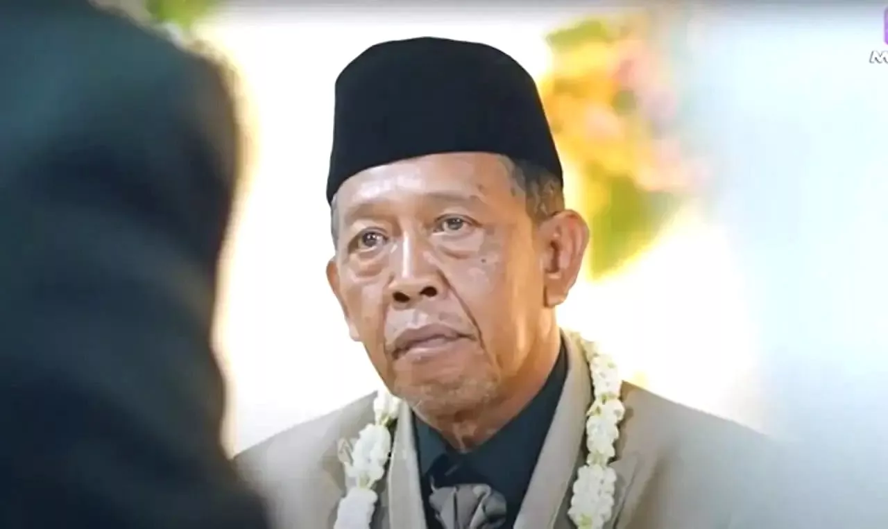 Mbah Tarman Pemberi Mahar Cek 3 Miliar di Pacitan Resmi Jadi Tersangka dan Ditahan! Polisi Temukan Dugaan Pemalsuan Dokumen Sutarman Ditahan Polres Pacitan atas Dugaan Pemalsuan Dokumen