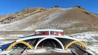 Terowongan Tianshan Shengli 22 Km Resmi Beroperasi, Jadi Jalur Tol Terpanjang Dunia di Xinjiang