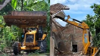 Diduga Istri Selingkuh, Pria di Slahung Ponorogo Robohkan Rumah Rp170 Juta Pakai Ekskavator Tiga Kali Mediasi Gagal, Pria di Ponorogo Robohkan Rumah Hasil Kerja di Malaysia