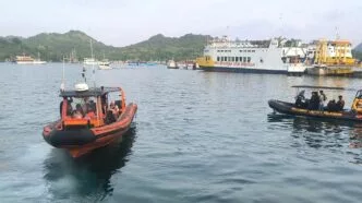 Tim SAR bergerak ke perairan Pulau Padar, TN Komodo, untuk mencari 4 WNA yang hilang