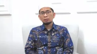 Ustaz Adi Hidayat Tegur Pejabat, Stop Atraksi Politik, Utamakan Korban Bencana