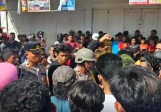 Penjarahan Minimarket Sibolga Berakhir Damai, Polisi Pulangkan 16 Warga Video Penjarahan Heboh di Sibolga, Polisi Akhirnya Bebaskan 16 Pelaku