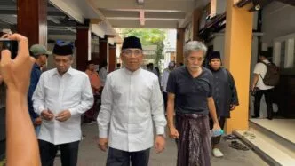 Forum Kiai Sepuh NU Soroti Dugaan Pelanggaran Ketua Umum PBNU dalam Pertemuan di Tebuireng Gus yahya hadir di tebuireng