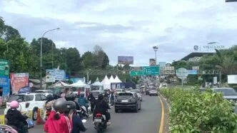 Hindari jalan macet jalur puncak