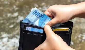 Kenaikan UMP DKI Jakarta 6,17%, Buruh Kritisi Masih Di Bawah Kebutuhan Hidup Layak Ilustrasi upah di jakarta