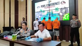 Konferensi pers kasus viral mahar cek palsu rp3 miliar mbah tarman