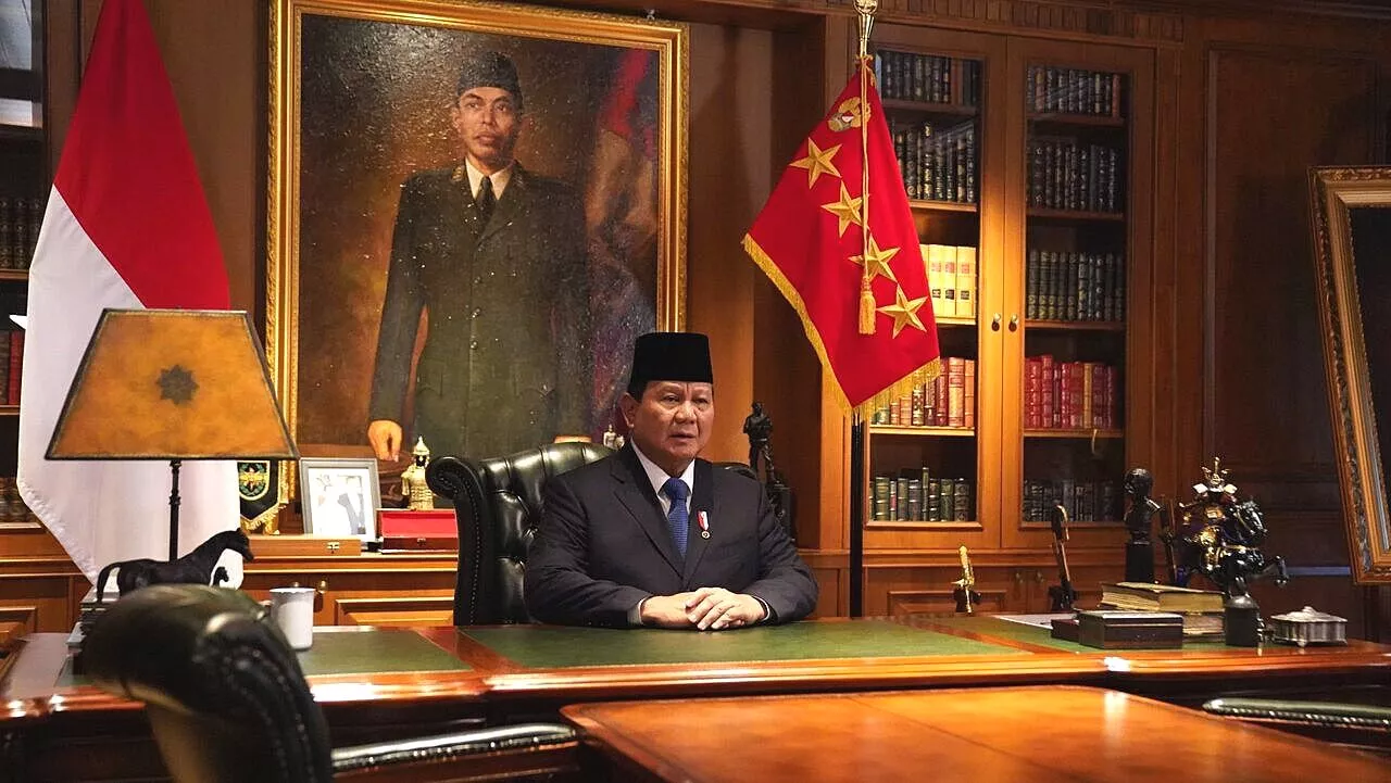 Prabowo Subianto: Natal dan Tahun Baru 2026 Momentum Refleksi dan Solidaritas di Tengah Bencana Alam Presidenri ucapkan selamat natal dan tahun baru