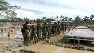 BNPB Beberkan Dana Operasional TNI dan Uang Saku Prajurit di Bencana Sumatera