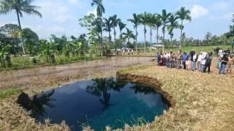 Fenomena Aneh di Sumbar, Warga Yakin Air Sinkhole Bisa Sembuhkan, Ahli Itu Mitos!