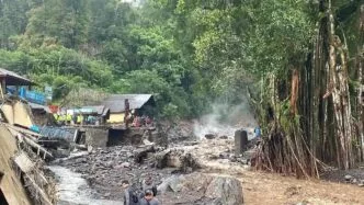 Guci tegal porak poranda banjir bandang lagi