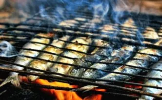 Jangan Asal Bakar, Ini Risiko Konsumsi Makanan Bakaran Terlalu Sering