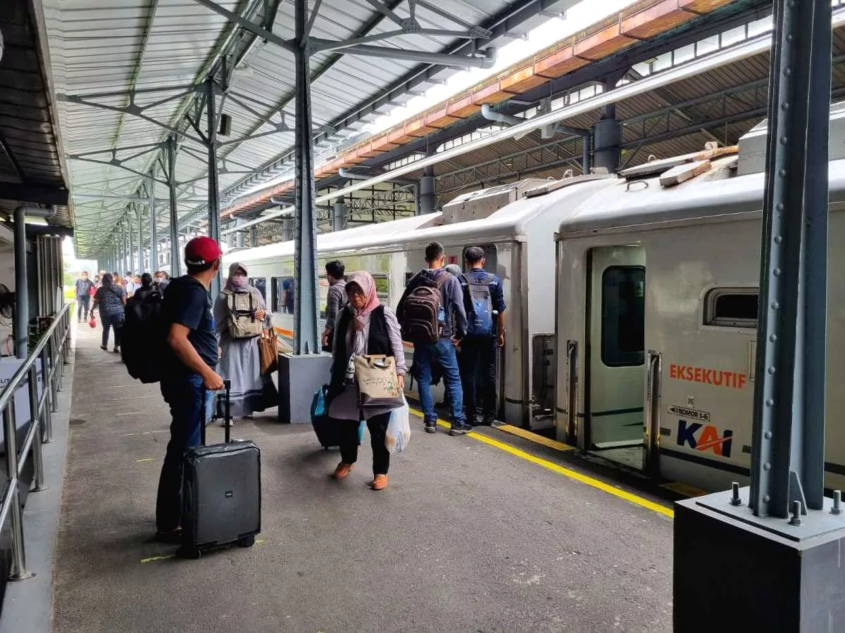 KAI Catat Penjualan Tiket Hampir 4 Juta Selama Libur Nataru, KA Joglosemarkerto Jadi Favorit KA Joglosemarkarto jadi favorit