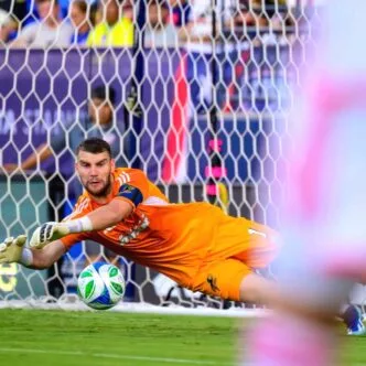 Kiper Timnas Indonesia Maarten Paes Kembali ke Belanda Bersama Ajax