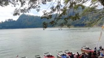 Momentum Libur Nataru, Telaga Ngebel Dongkrak Pariwisata dan Ekonomi Ponorogo