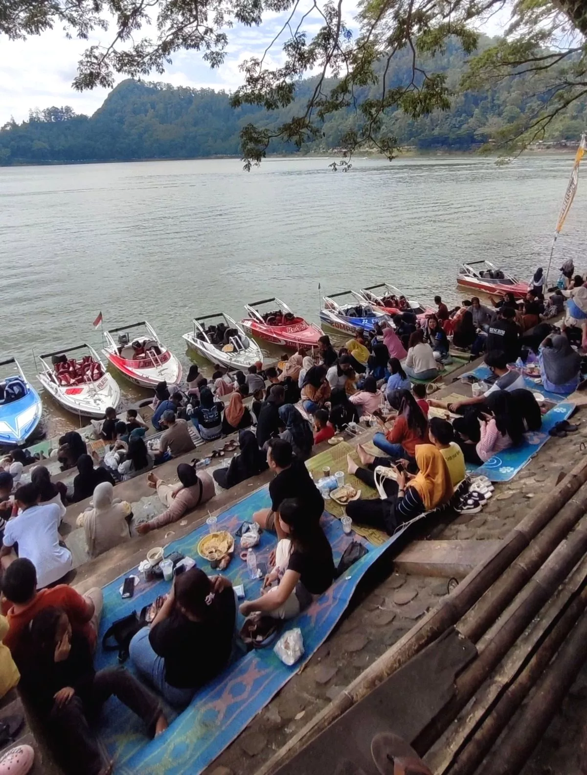 Libur Tahun Baru 2026, Kunjungan Wisata Telaga Ngebel Ponorogo Pecah Rekor Tembus 11 Ribu Orang Momentum Libur Nataru, Telaga Ngebel Dongkrak Pariwisata dan Ekonomi Ponorogo