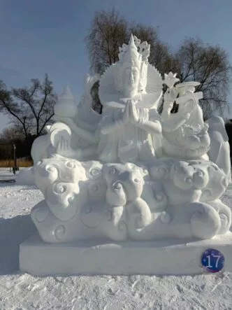 Prestasi Internasional, Himpunan Seniman Pecatu Suguhkan Patung Salju Dewi Dhanwantari di China