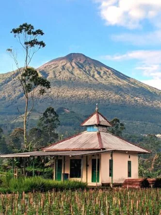 Cuaca Ekstrem, Seluruh Jalur Pendakian Gunung Slamet Ditutup Sementara Semua Jalur Pendakian Gunung Slamet Ditutup Akibat Cuaca Ekstrem