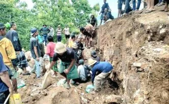 Tambang Emas Ilegal Gunung Kongbawi Lombok Tengah Longsor, Tiga Penambang Luka Serius Tambang Emas Ilegal Gunung Kongbawi, Dusun Belenje, Desa Serage, Kecamatan Praya Barat Daya, Lombok Tengah