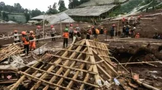 Tanah Longsor Terjang Cisarua Bandung Barat, Delapan Orang Meninggal Dunia