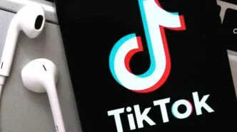 TikTok Kehilangan Pengguna di AS, UpScrolled dan Skylight Social Tembus Popularitas