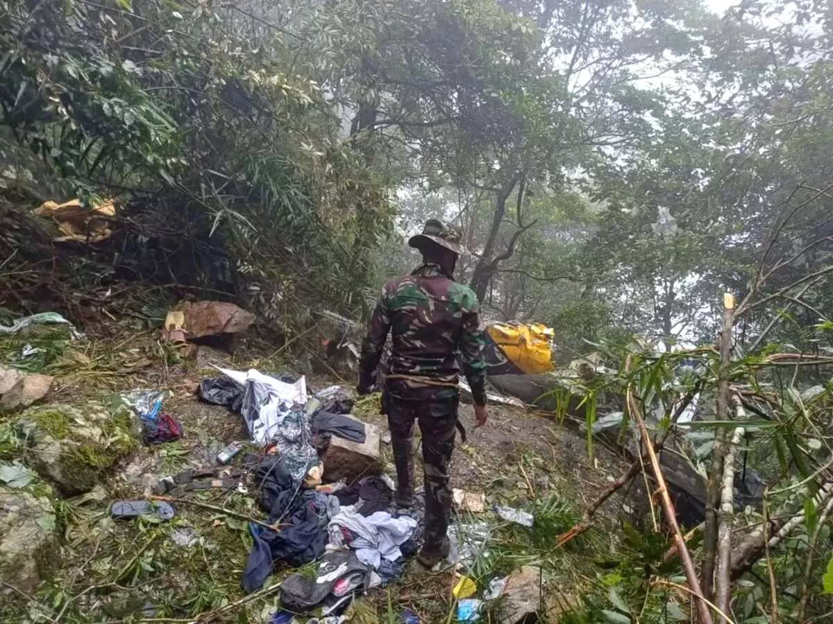 Jenazah Korban Ketiga Pesawat ATR 42-500 Jatuh di Gunung Bulusaraung Ditemukan Tim SAR Kembali Temukan Jenazah Korban Pesawat ATR 42 500 Jatuh di Sulsel