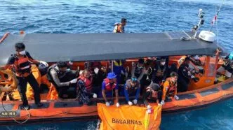 Tim SAR Temukan Jenazah Pria Spanyol Korban Kapal Tenggelam di Selat Padar