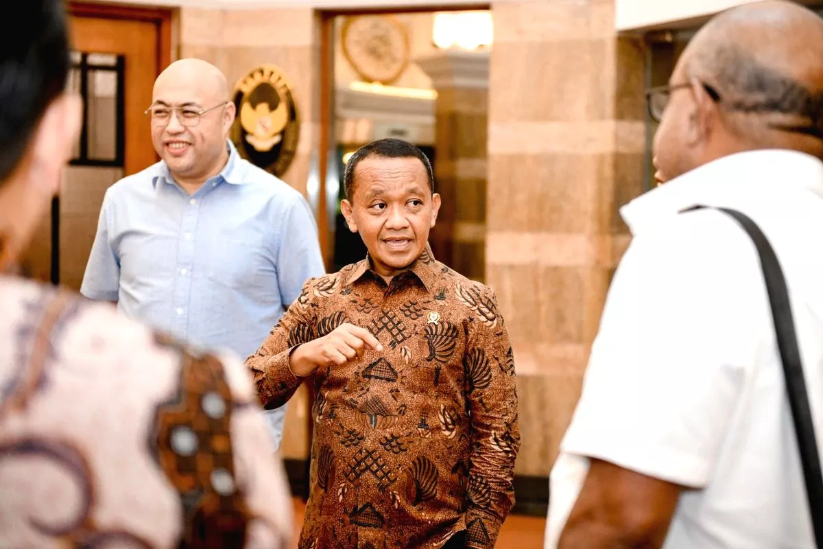 Terlalu Lama Hidup Miskin, Menteri Bahlil Lahadalia Tidak Bisa Tidur di Ruangan ber-AC Viral di Media Sosial, Bahlil Lahadalia Ceritakan Masa Kecil Tanpa Listrik