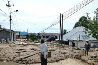 Banjir bandang pasar maninjau agam