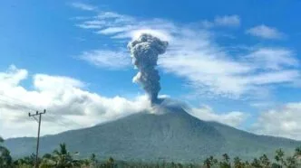 Gunung lewotobi laki laki meletus terbaru