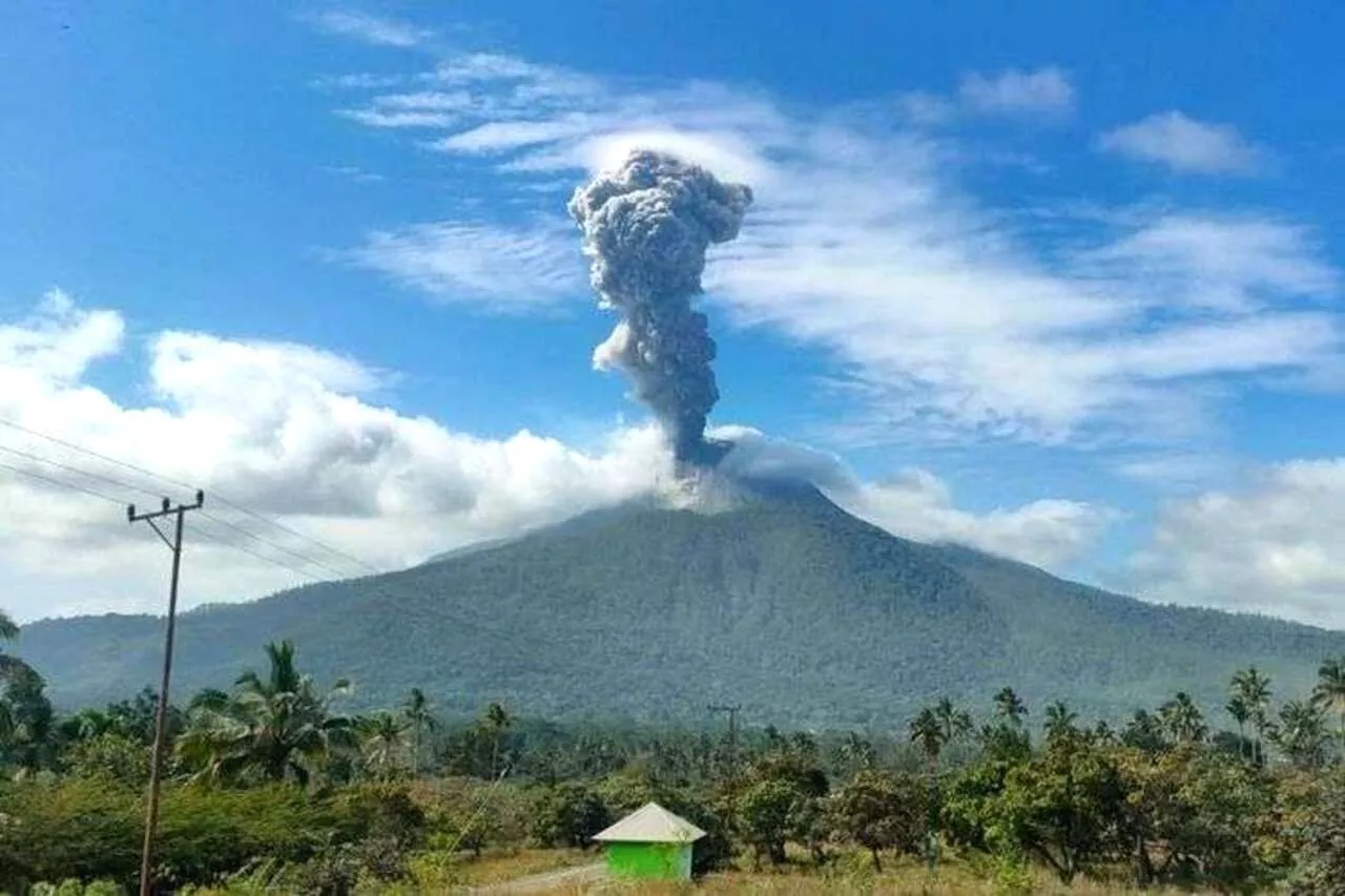 Gunung Lewotobi Laki-laki (NTT) Status AWAS, Terjadi Peningkatan Aktivitas di Awal 2026 Gunung lewotobi laki laki meletus terbaru
