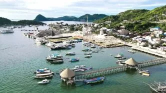 Cuaca Ekstrem, Larangan Pelayaran Kapal Wisata di Labuan Bajo Diperpanjang hingga 27 Januari 2026 Kapal wisata di labuan bajo dilarang berlayar